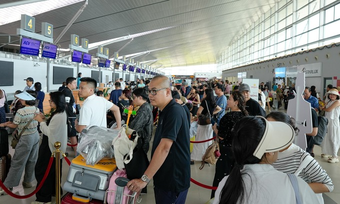 フーコック空港で紛失の高級腕時計、中国人観光客に無事返還