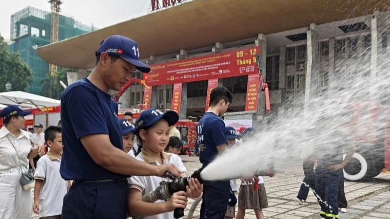 Vietnam Hosts International Fire Safety Tech Expo, Pushing Digitalization
