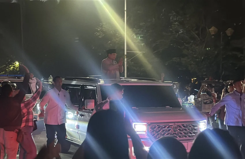 Prabowo Greets Citizens from Maung Vehicle After Independence Carnival at Monas