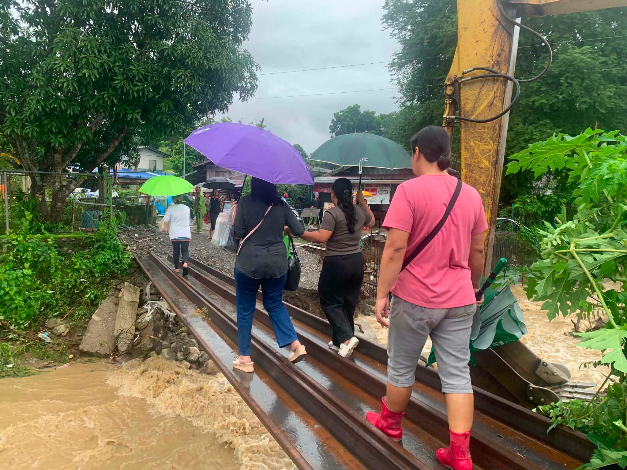 Temporary Footbridge Installed in Ilocos Sur After Bridge Damage