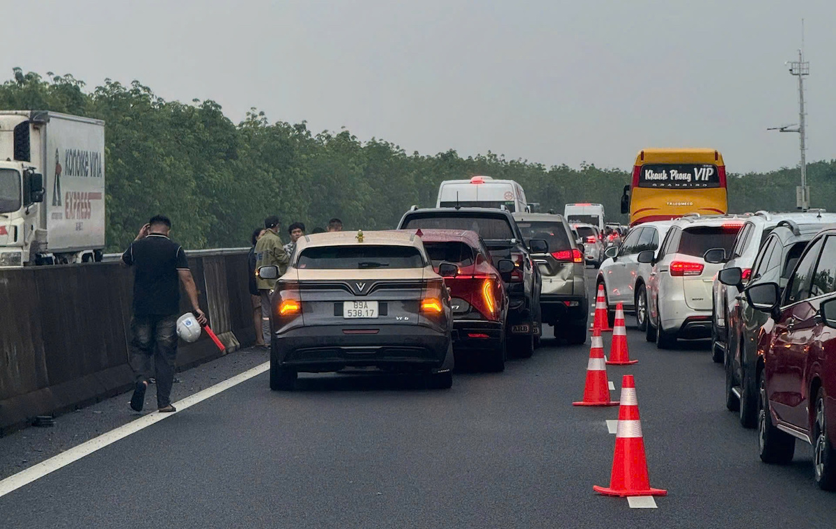 ベトナム南部高速道路で多重事故が多発、インフラ整備と交通安全の課題が浮き彫りに