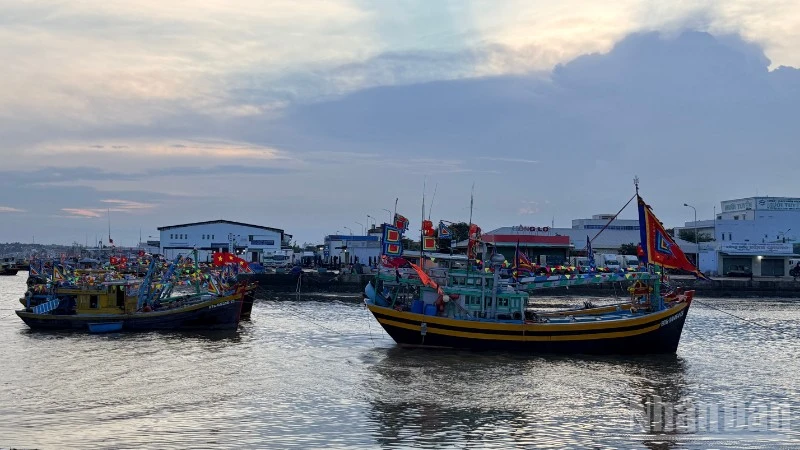 Vietnam's Coastal Communities Celebrate Traditional Fishermen's Festival for Bountiful Catches and Safety