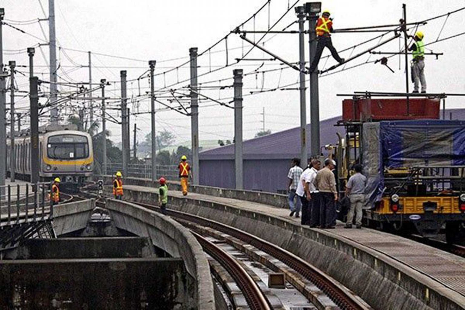 LRT-1カビテ延伸、ビラール上院議員が遅延関与を否定、監察官が調査中