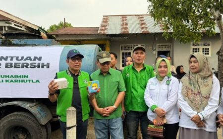 PKB Delivers Aid to South Sumatra Residents Battling Forest Fire Smoke