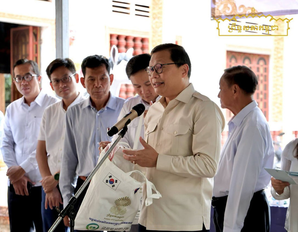 French Humanitarian Group Provides Free Medical Services and Supplies in Phnom Penh