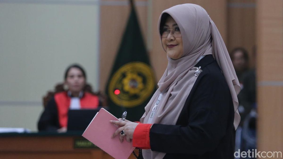 Doctor Accused of Spreading False Information on Jokowi's Diploma