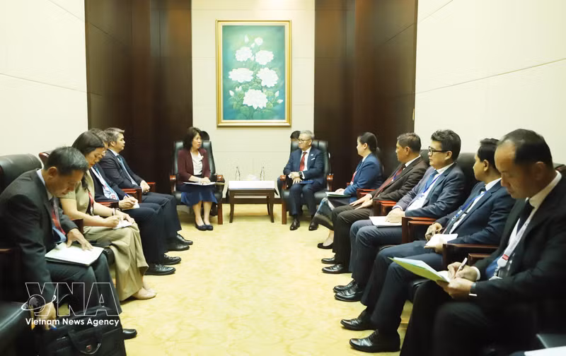 ベトナム、地域協力深化へ 仮想通貨会議で各国と会談