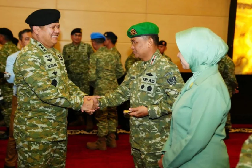 Indonesian Military Promotes 105 Officers, Army Accounts for Most