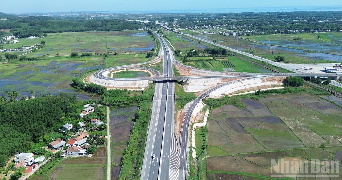 Danang-Quang Ngai Expressway's Tri Binh-Dung Quat Interchange to Open and Toll on October 1