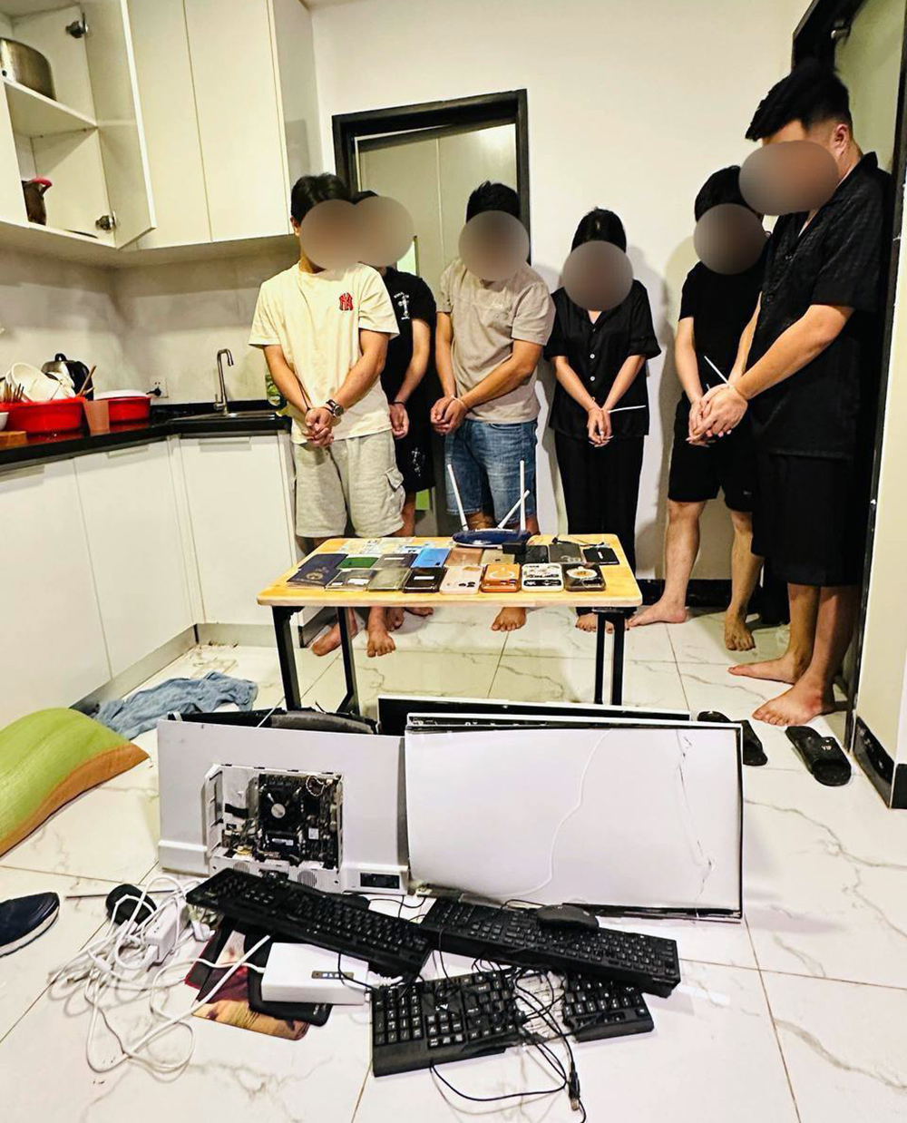 Phnom Penh Raids Target Online Scams, Drugs, Illegal Gambling; 402 Foreigners Investigated