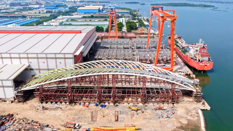 Saigon River Pedestrian Bridge Passes Load Test, Nears Completion