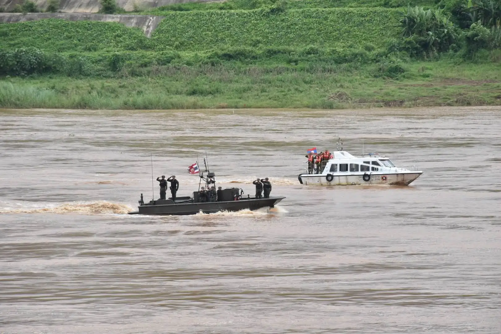 タイ・ラオス、メコン川共同パトロールで国境警備を強化
