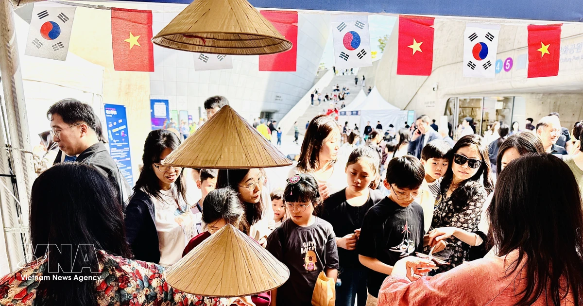 Vietnam Showcases Cultural Identity and International Cooperation
