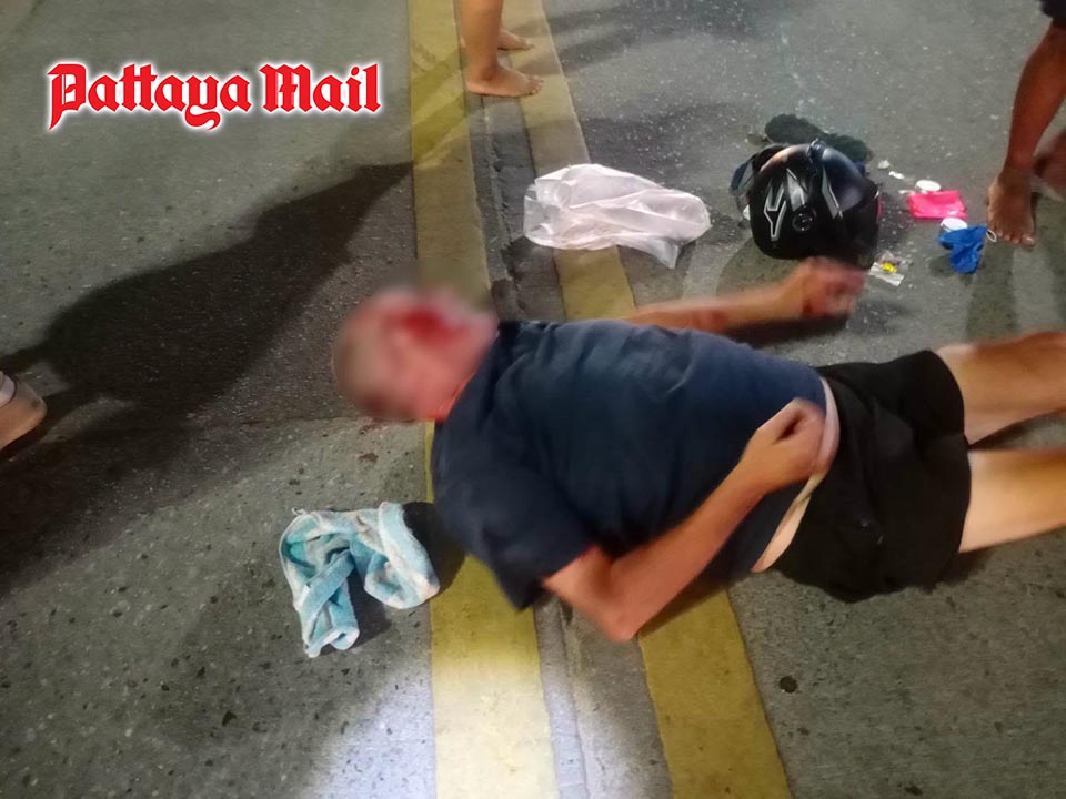 ジョムティエンで外国人観光客がバイク事故、軽傷
