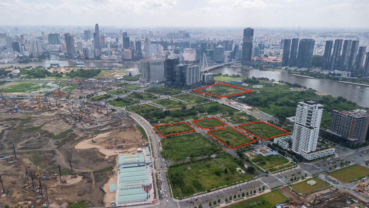 Ho Chi Minh City to Re-auction Five 'Golden Land' Plots in Thu Thiem