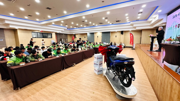 Bangkok Hospital Trains Delivery Riders for Enhanced Road Safety