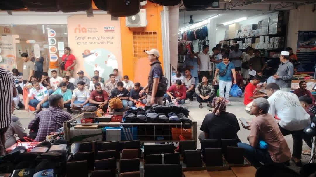 マレーシア当局、外国人労働者居住区を捜索し不法滞在者を逮捕
