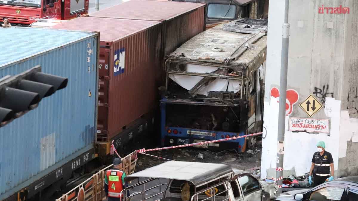 バンコクで路線バスと貨物列車が衝突、死傷者多数でBMTAが補償と再発防止を表明