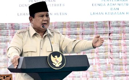 Prabowo Subianto Criticizes Bureaucratic Hurdles in Business Licensing
