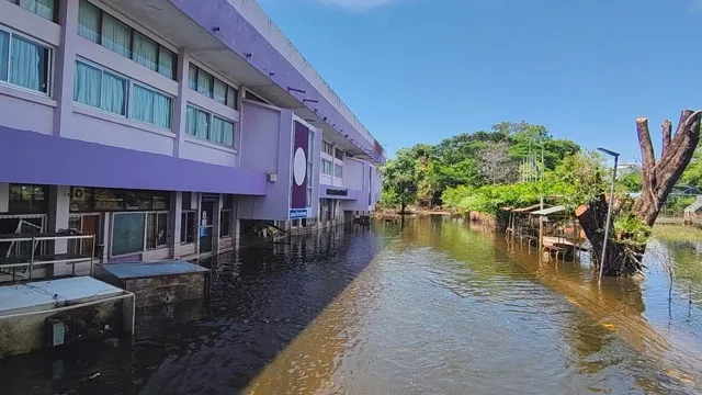 Prachin Buri Technical College Suffers Over 170 Million Baht in Flood Damage, Recovery Concerns Arise