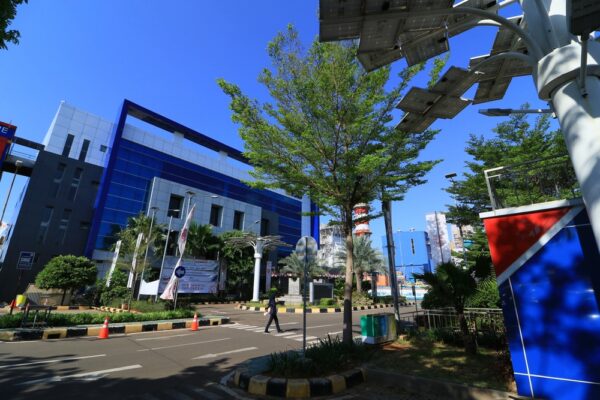 インドネシア、経済的逆風の中エネルギー投資に活路