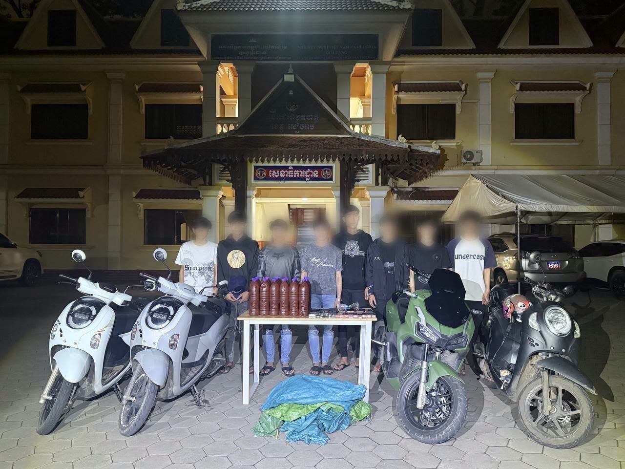シェムリアップで電子タバコ・リキッド使用の若者8人摘発、当局が注意喚起