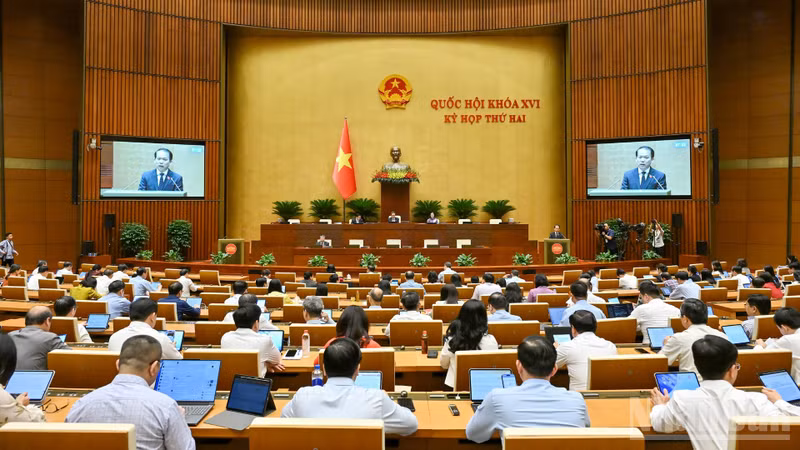 Vietnam's National Assembly Debates Environmental Protection Law Amendment to Boost Green Transition
