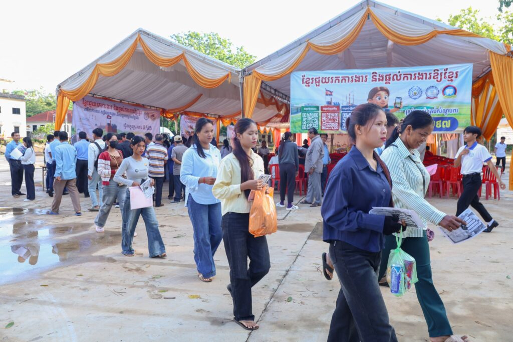 Cambodia Focuses on Domestic Job Creation, Offering 3,780 Opportunities to Youth and Former Migrant Workers