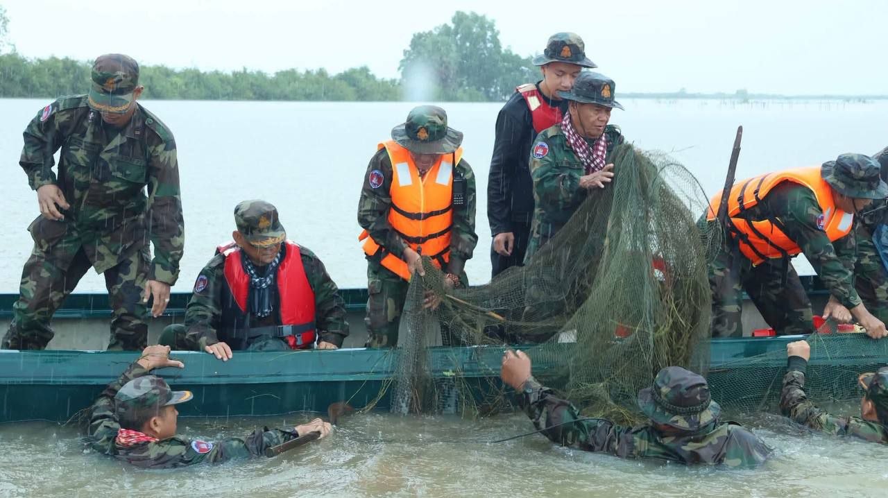Cambodia Cracks Down on Illegal Fishing Gear in Rivers and Lakes