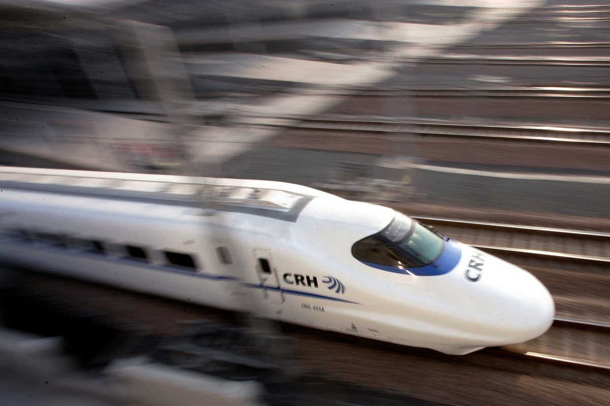 中国、世界の高速鉄道網を凌駕 - 輸出市場制覇へ