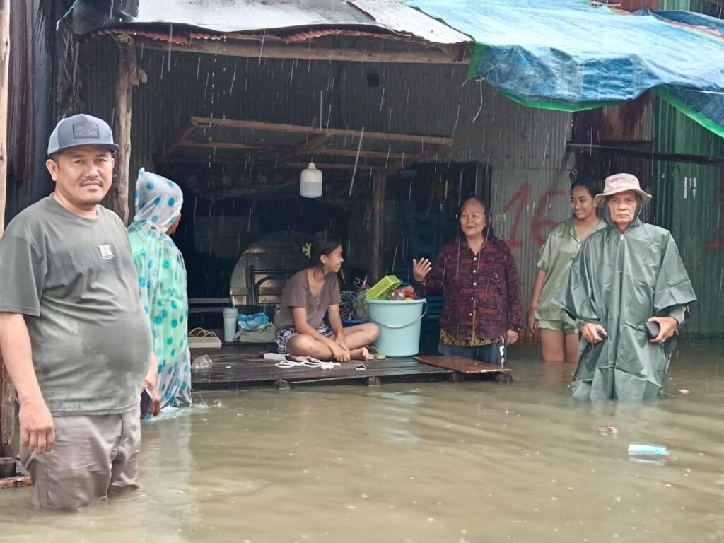 Poipet City Flooded by Heavy Rains and Water Inflow from Thailand
