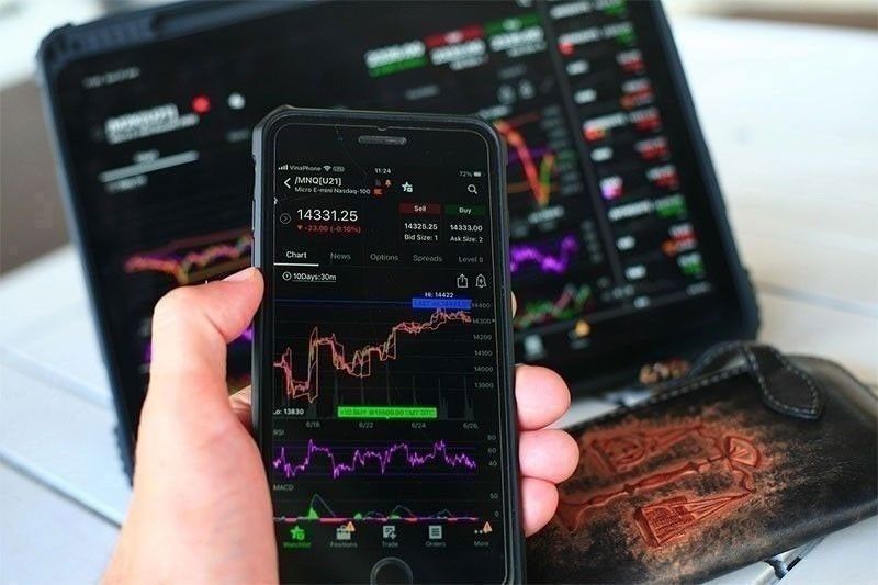 PSEi Extends Decline Amid Soaring Oil Prices, Dampened Investor Sentiment