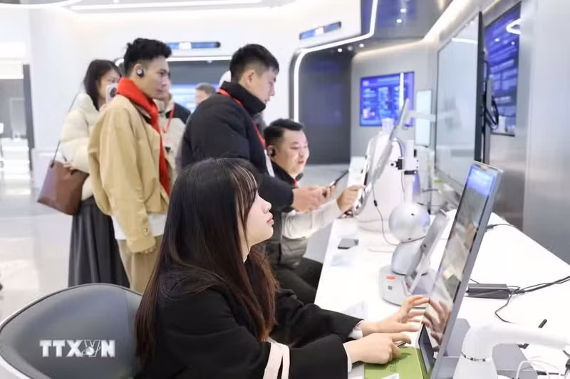 Vietnam Seeks Deeper AI Cooperation with China's Guangxi