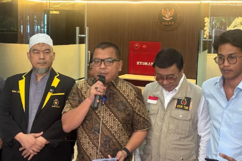 インドネシア選挙管理委員会委員長ら、倫理委員会に提訴される