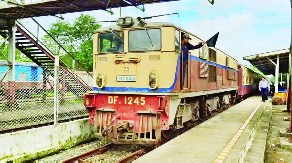 Pasein-Henzada-Kyangkhin train services resume after temporary suspension due to flooding