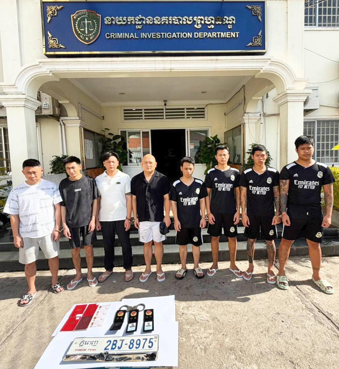 カンボジア、偽警官による恐喝事件で中国人ら8人逮捕