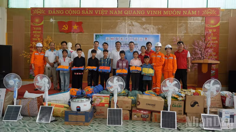 Green Energy Reaches Lao Cai Highlands, Improving Education
