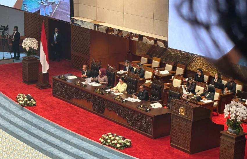 Indonesian Parliament Passes PFII Bill, Appoints KPI Members