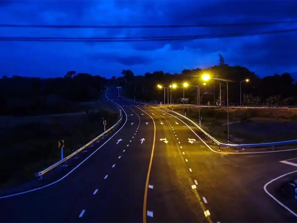 タイ政府、道路照明の電力コストを40%削減へ 全国的な省エネ対策の一環