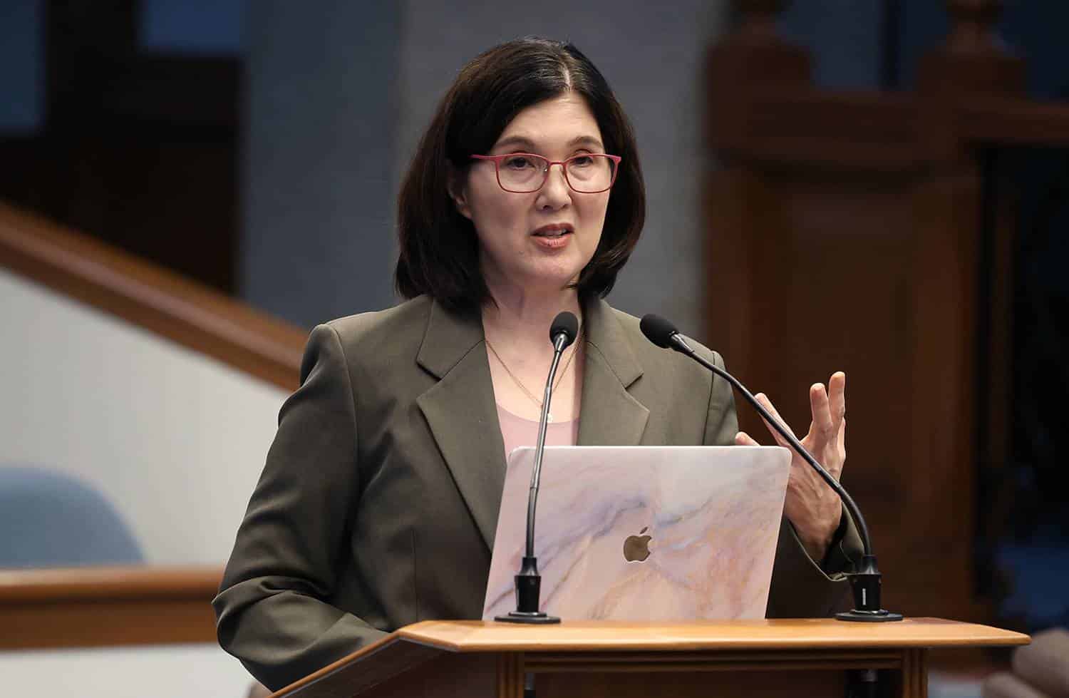 少数派議員の紹介停止、医療支援プログラムに senator Cayetano が懸念表明