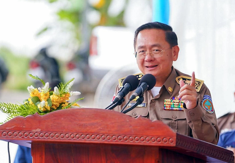 Battambang Province Distributes 3,704 Land Titles to Residents