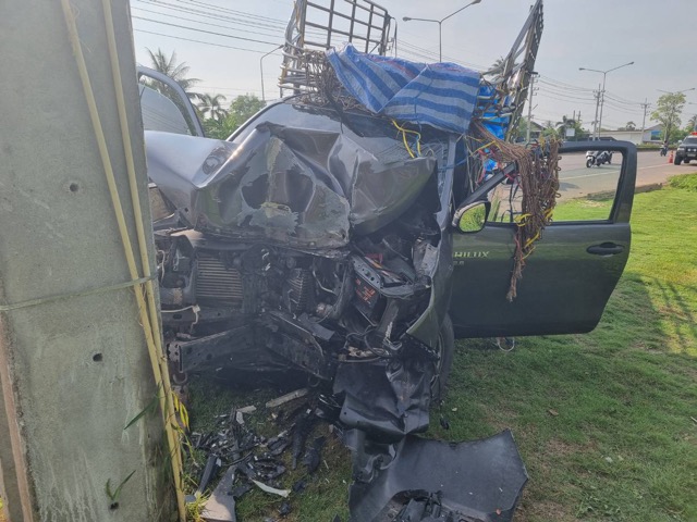 Tragic Accident in Thailand: Mother Dies After Crashing into Electric Pole, Suspected Drowsy Driving