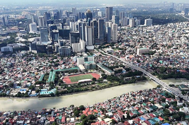 Philippines Economy Faces Headwinds in H1, Growth Slows Amid Inflation