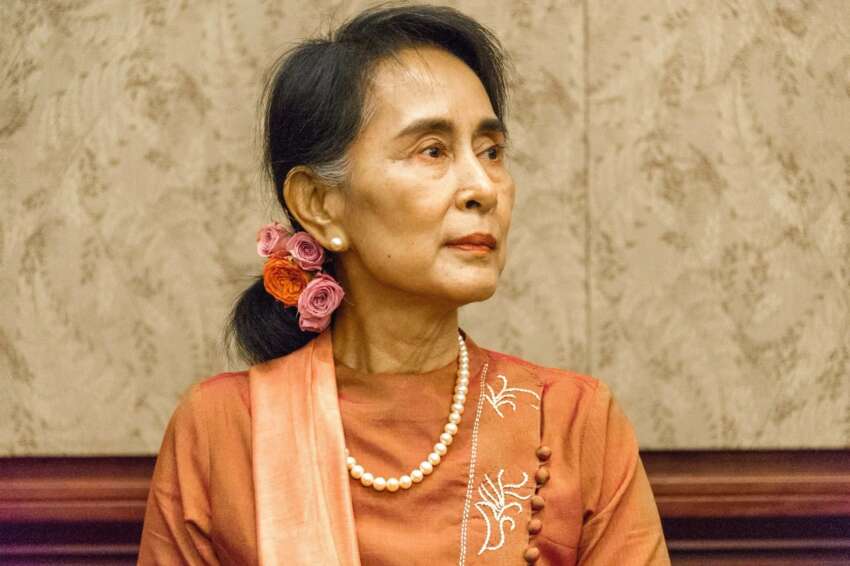 国民全員が参加したアウンサンスーチー氏の誕生日記念「バラ運動」により革命は勝利すると発表