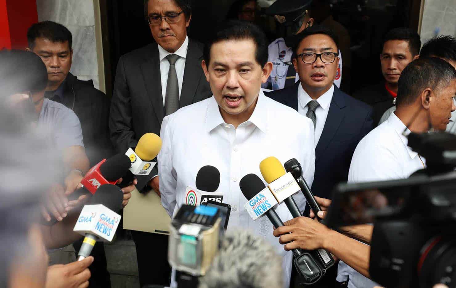 ロムアルデス氏、汚職疑惑で反論の機会を要求 弁護士が主張