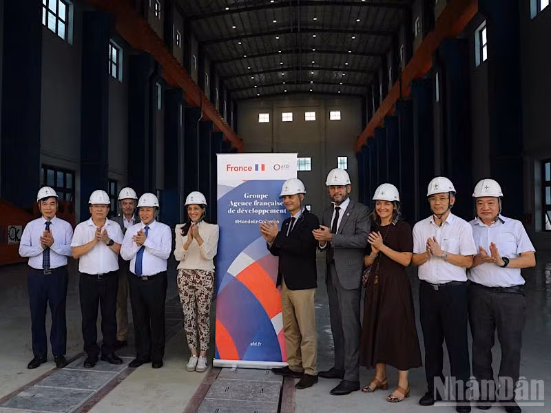 French Minister Visits Phu Tho Province, Discusses Economic Cooperation and Infrastructure Development
