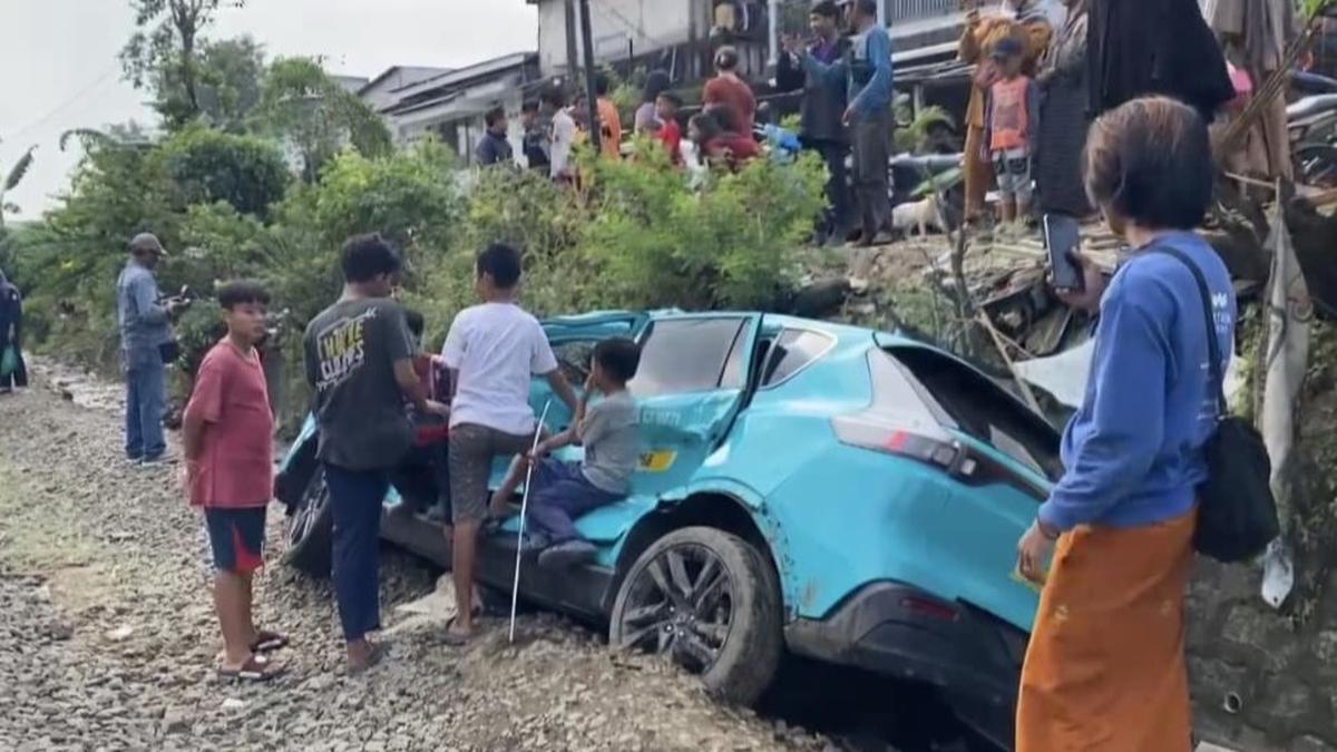 ベカシ鉄道事故、タクシー運転手は勤務2日目と判明 – 警察が捜査を本格化