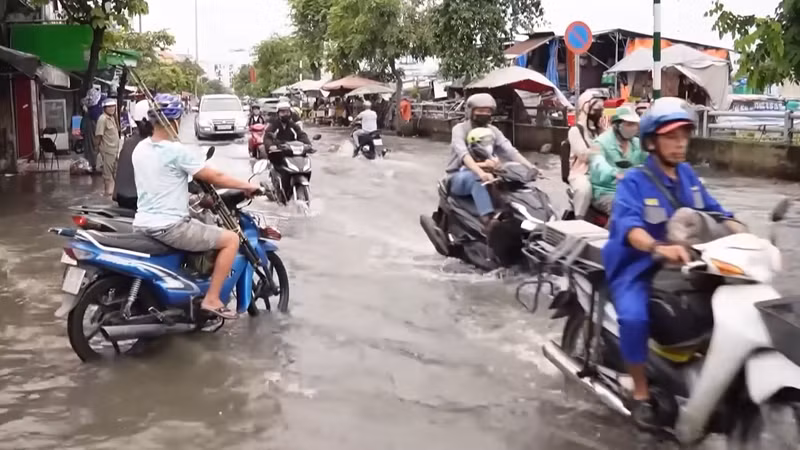 Ho Chi Minh City Warns of Record High Tides Exceeding Alarm Level 3