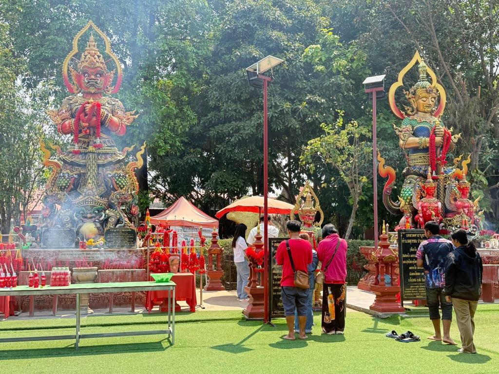 チェンライの「開運寺」、金銭盗難の女に悩まされる