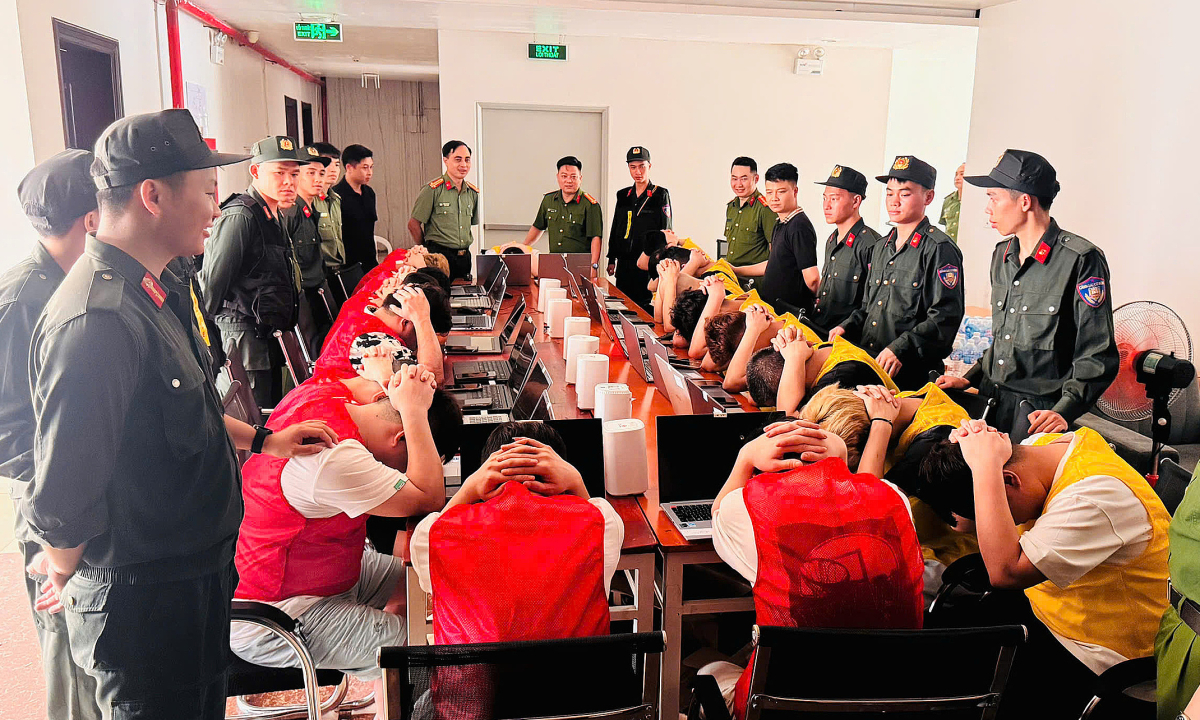19 Chinese Nationals Arrested in Lao Cai for Fellow Countrymen Scams